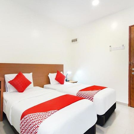 Lawten Hotel Malacca Bagian luar foto