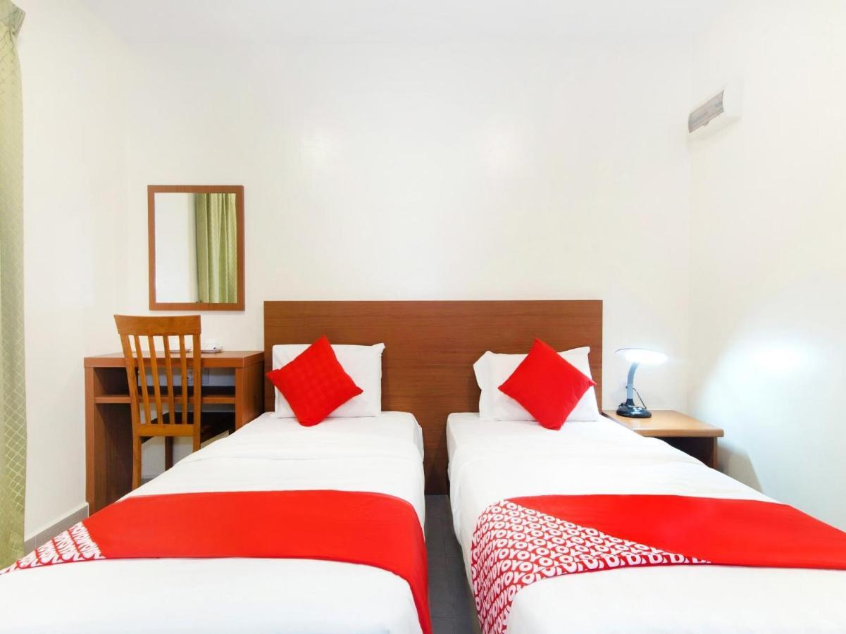Lawten Hotel Malacca Bagian luar foto